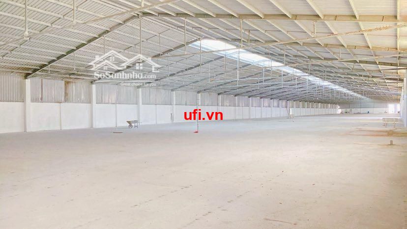 "Cho thuê kho 6.200 m2 mặt tiền quốc lộ 1a có điện 3 pha"