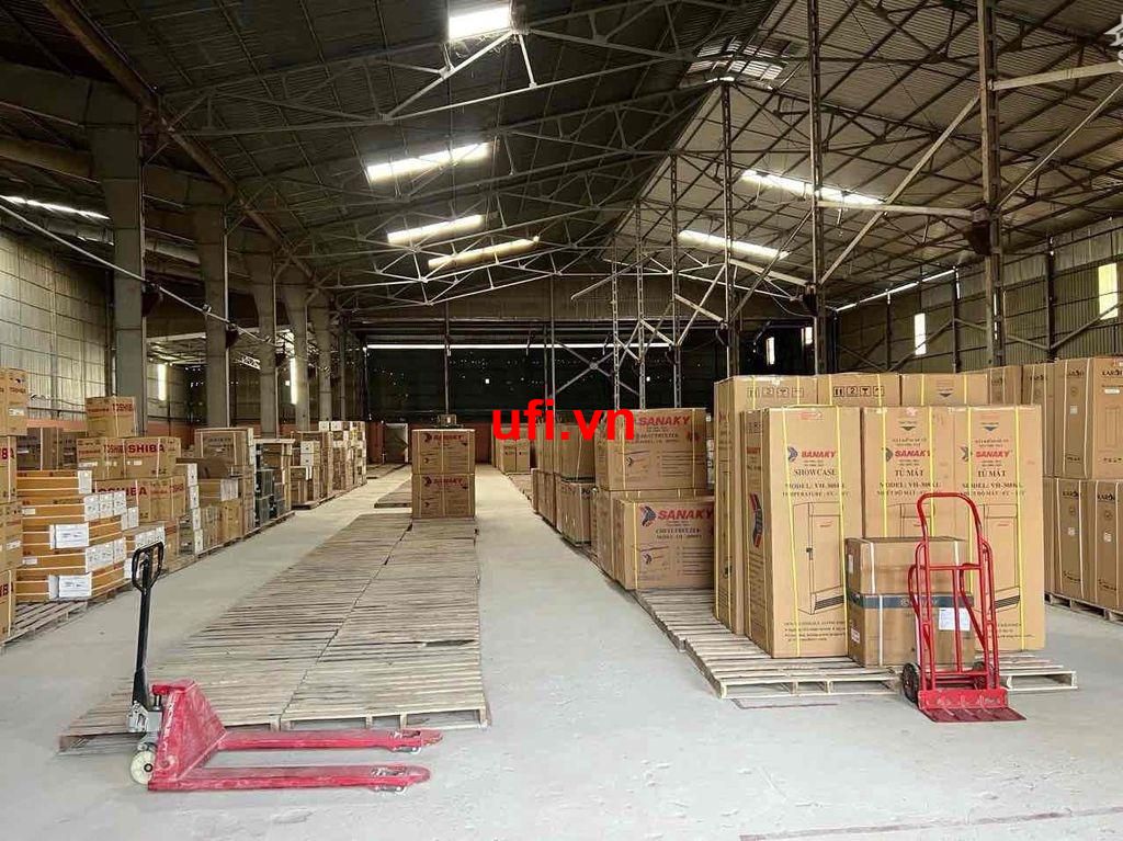 "Cho thuê kho xưởng 4.000m² có mặt tiền giáp sông đường thủy