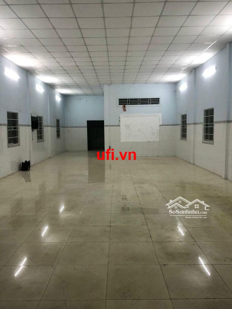 "Nhà trệt hoặc kho 230m² mặt tiền ngang 8